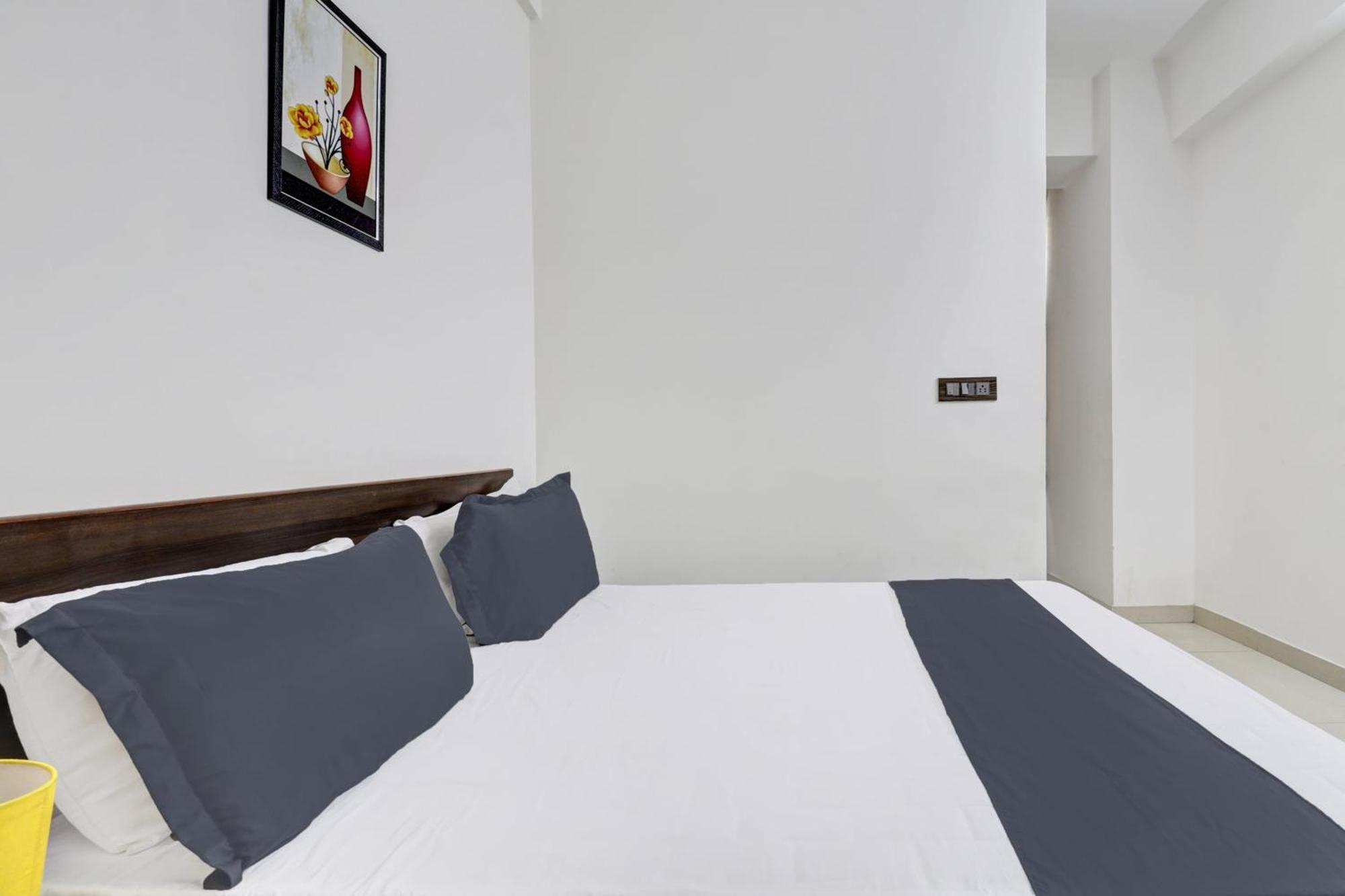Hotel O J.K. Suites & Rooms Bangalore Esterno foto